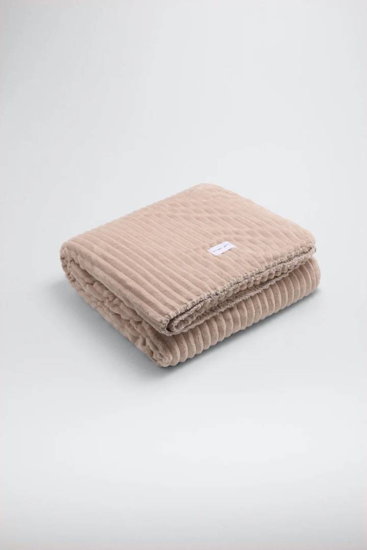 MANTA PELO EFECTO CANALÉ Y BORREGUITO YSABEL MORA - Imagen 2