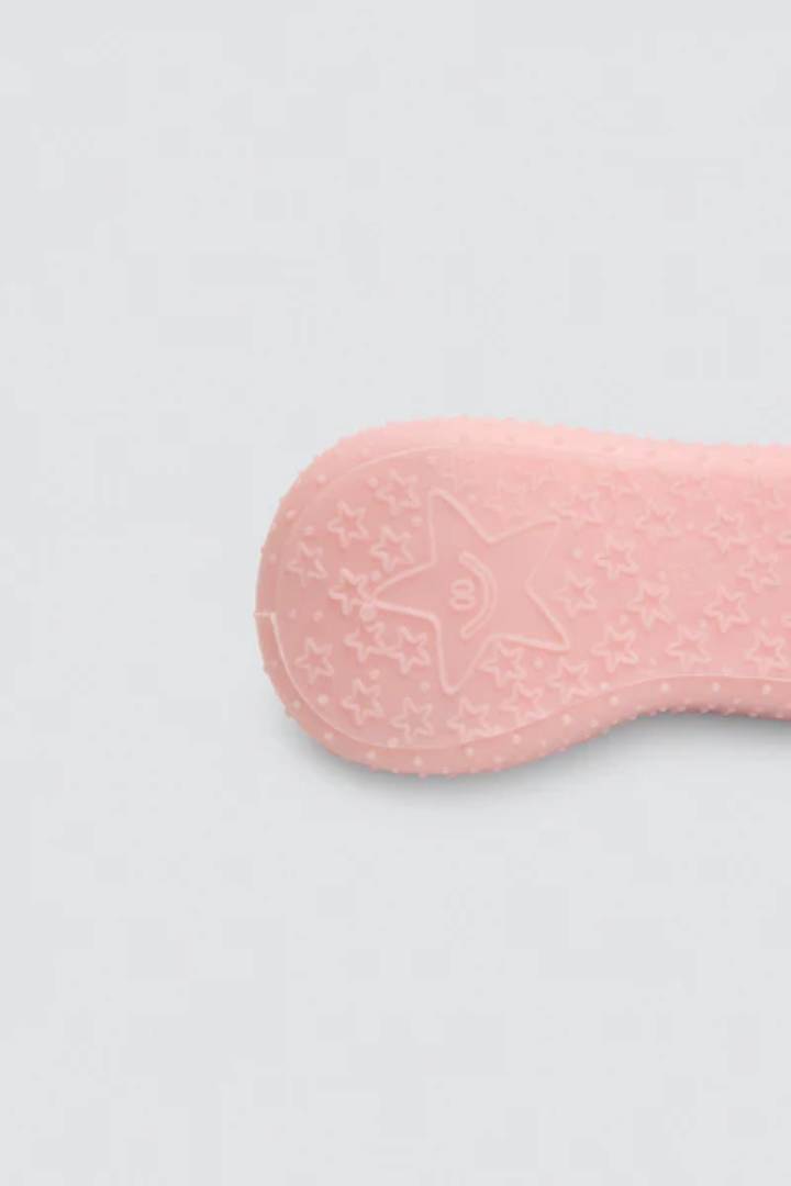 ZAPATILLA CALCETIN ARCOIRIS Y ESTRELLAS YSABEL MORA - Imagen 4