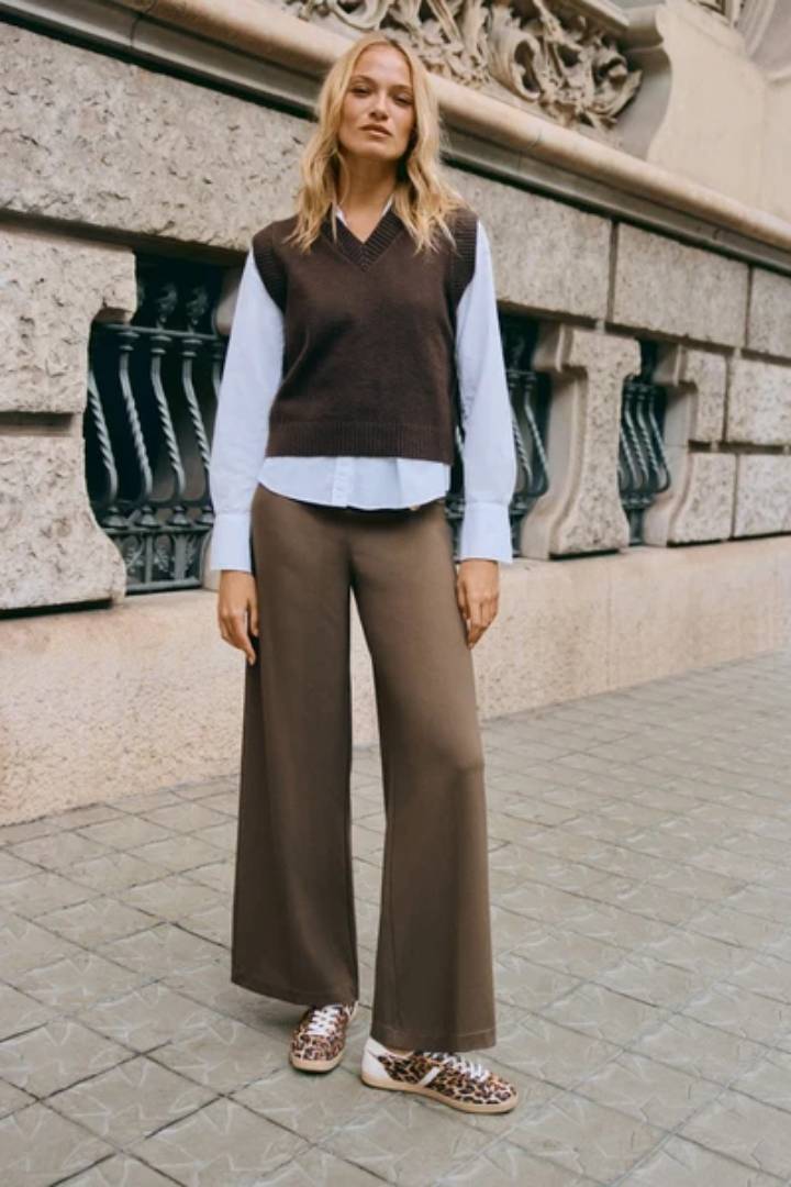 PANTALON ANCHO DE TIRO ALTO CON BOTONES DECORATIVOS YSABEL MORA